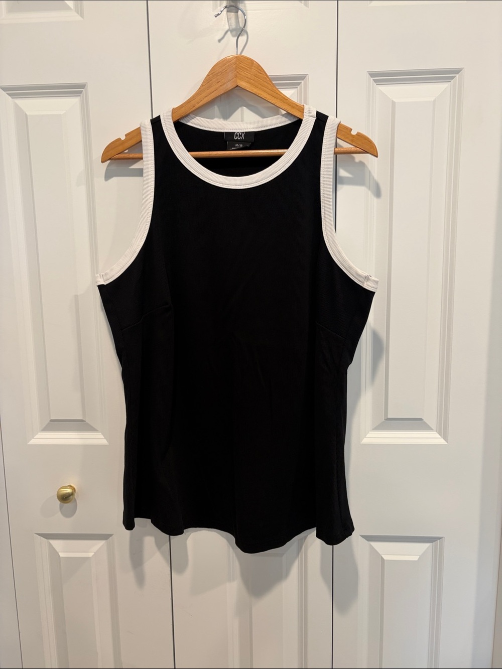 Ribbed black and white tank top